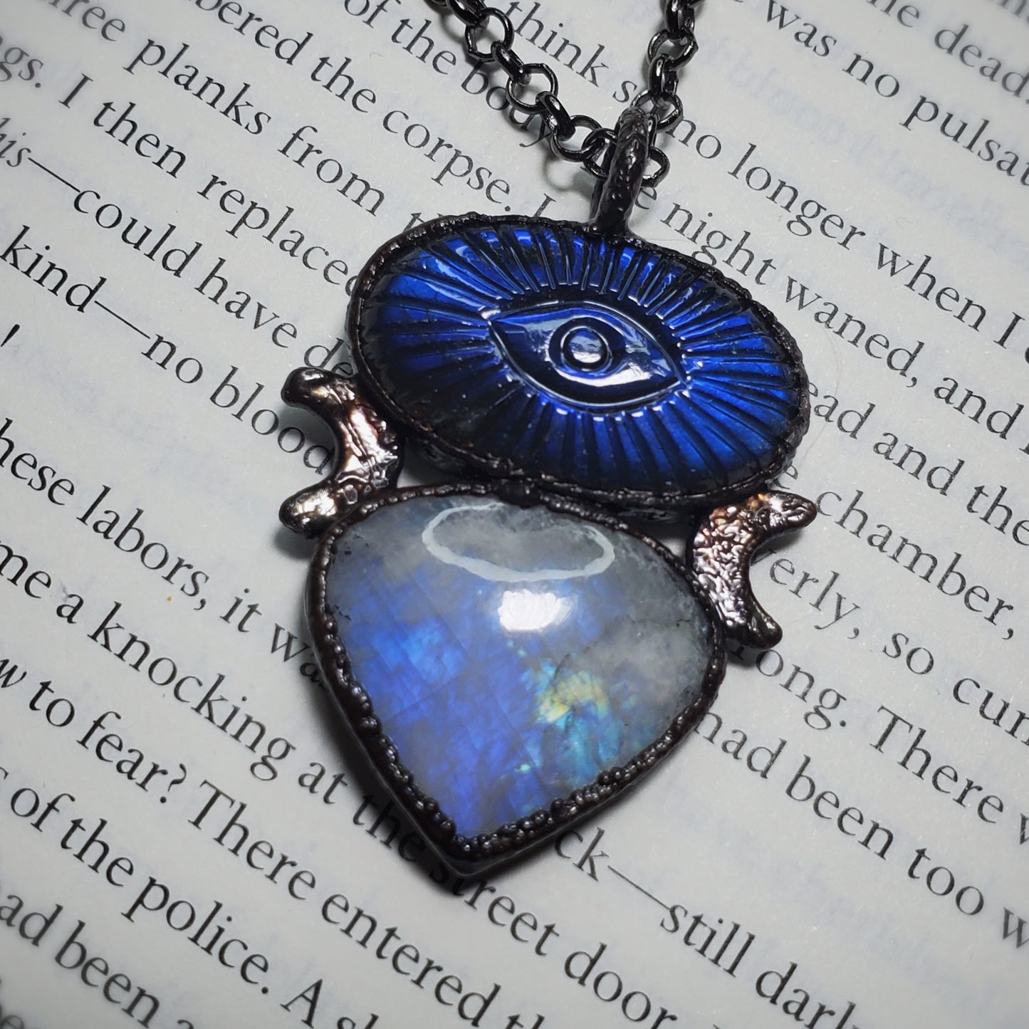 EVIL EYE COLLECTION - Small Labradorite and Moonstone Necklace